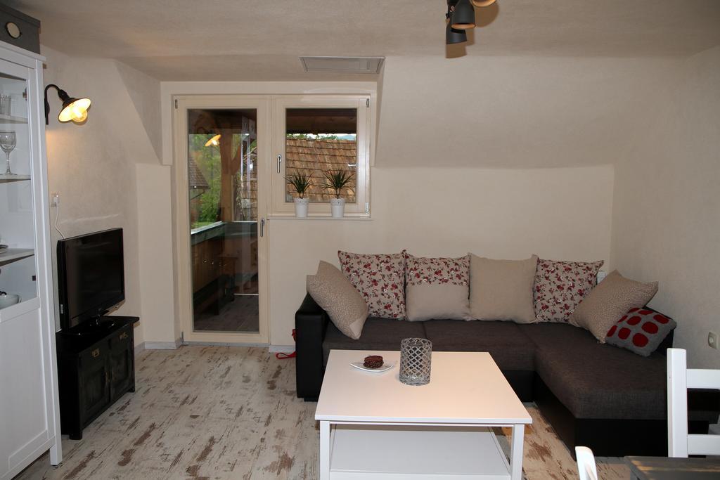 Apartma Obrh Smarjeske Toplice Exterior photo
